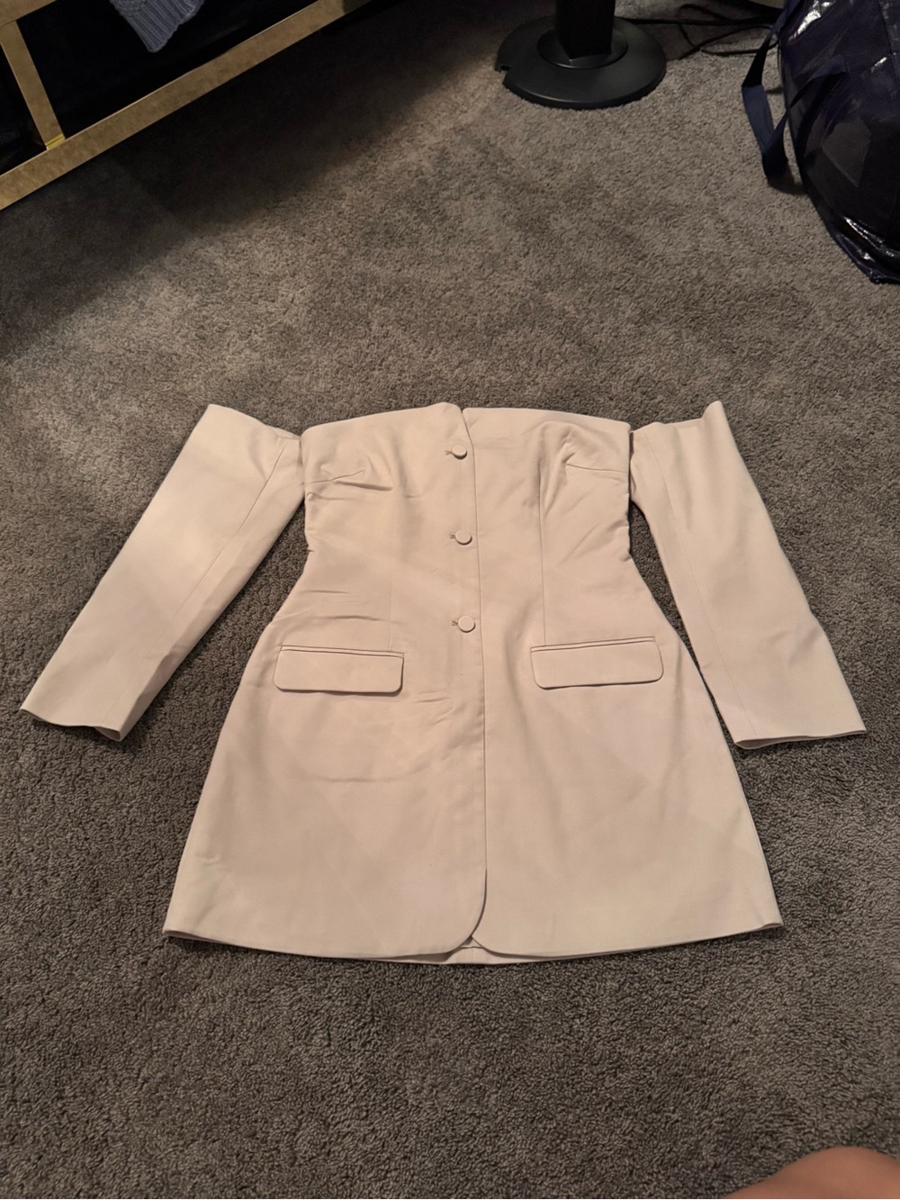 Abercrombie & Fitch Off-Shoulder Cream Long Sleeve Blazer Dress